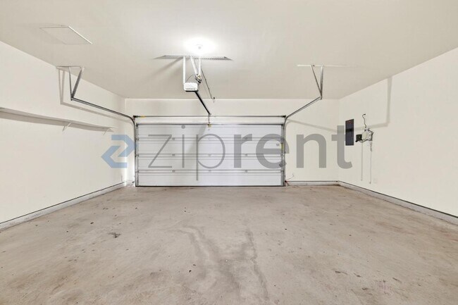 Building Photo - 3408 Porter Creek Dr