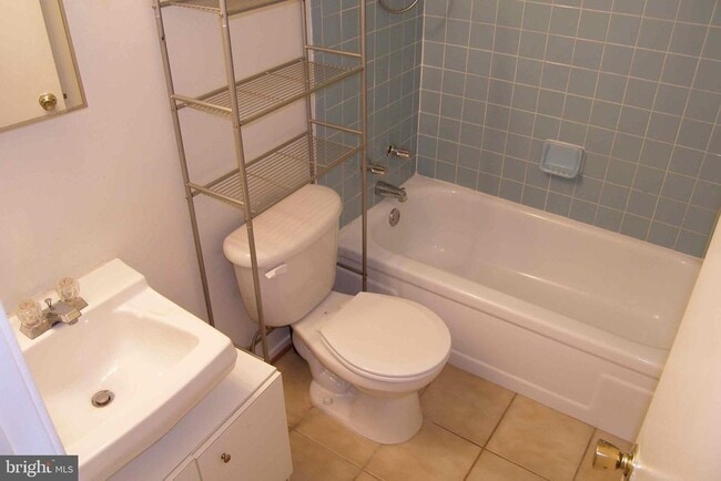 Building Photo - 9633 Brassie Way