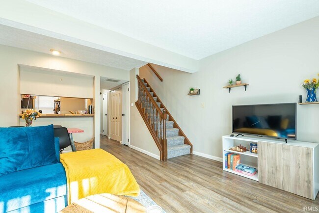 Building Photo - 2457 S Burberry Ln