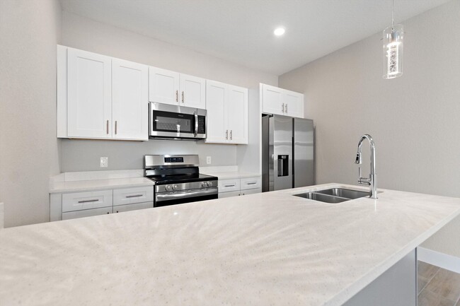 Building Photo - 740 Fraser Ct