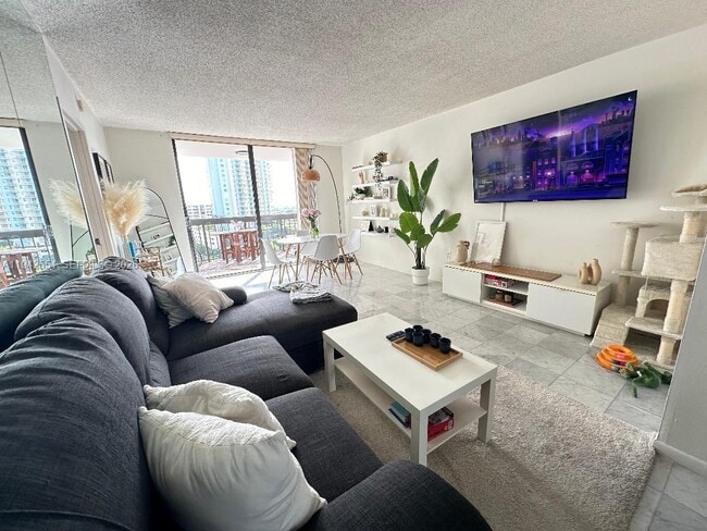 Building Photo - 2333 Brickell Ave