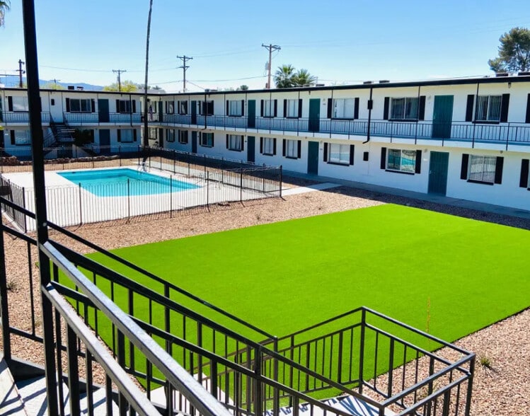 Building Photo - The Onyx Apartments