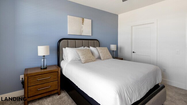 Building Photo - 108 N US Hwy 377