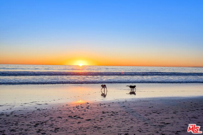 Building Photo - 1 Driftwood St