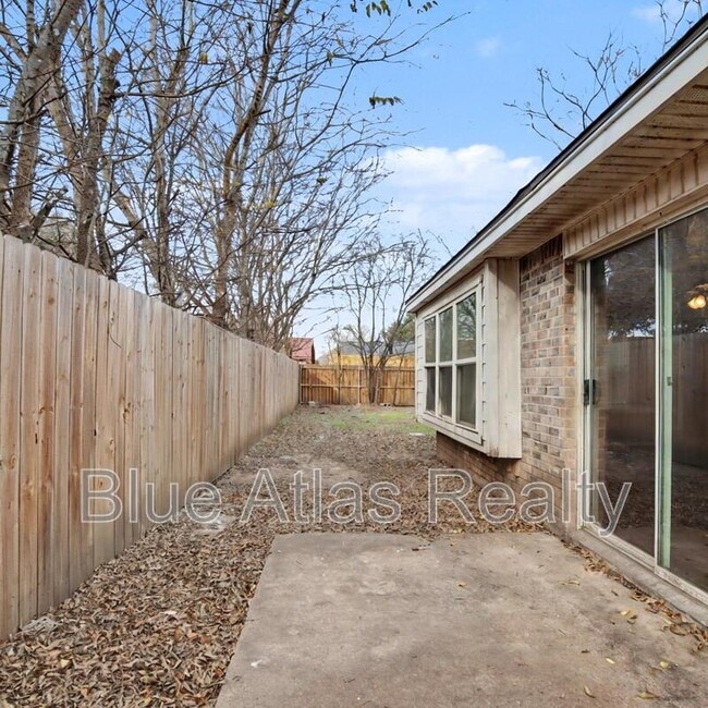 Building Photo - 805 Cherry Hills Dr