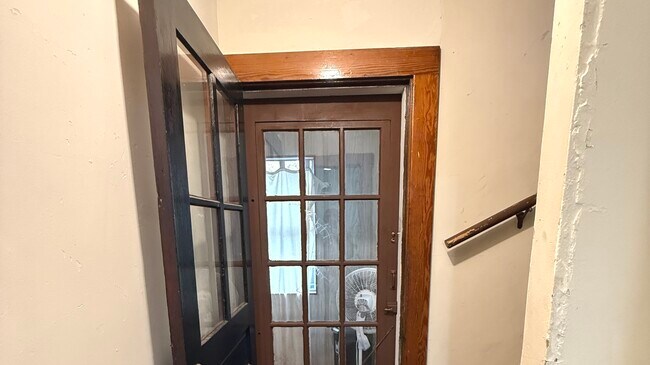 Building Photo - 36 Oakwood Ave