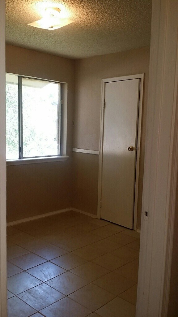 Building Photo - 12710 Redfern Dr