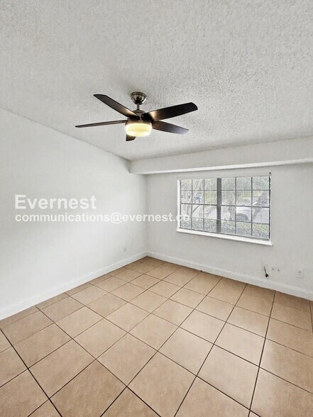 Building Photo - 3436 Sunrise Villas Ct N