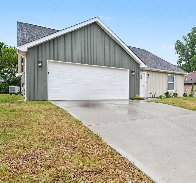 Building Photo - 2056 Thimble Creek Dr