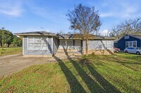 Building Photo - 1025 N 32nd St