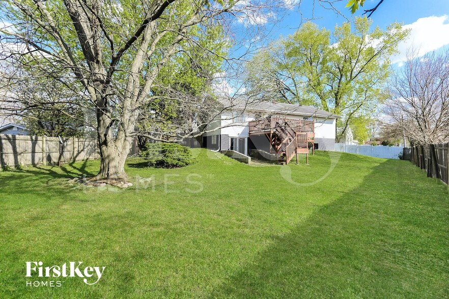 Building Photo - 642 Bradley Ave