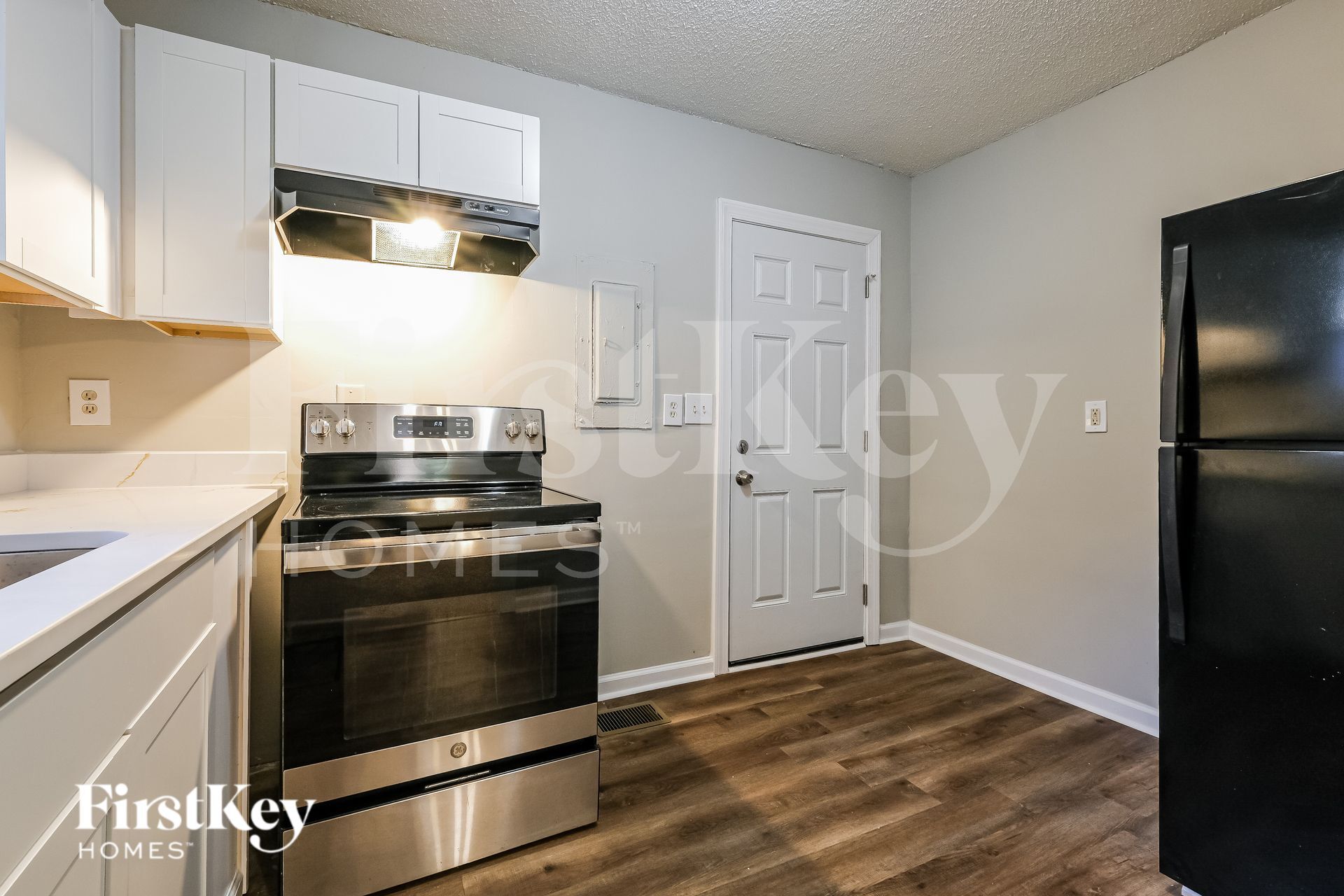 Building Photo - 390 Hillside Dr SW