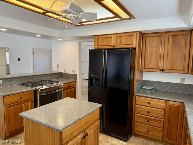 Building Photo - 1923 Magnolia Dr