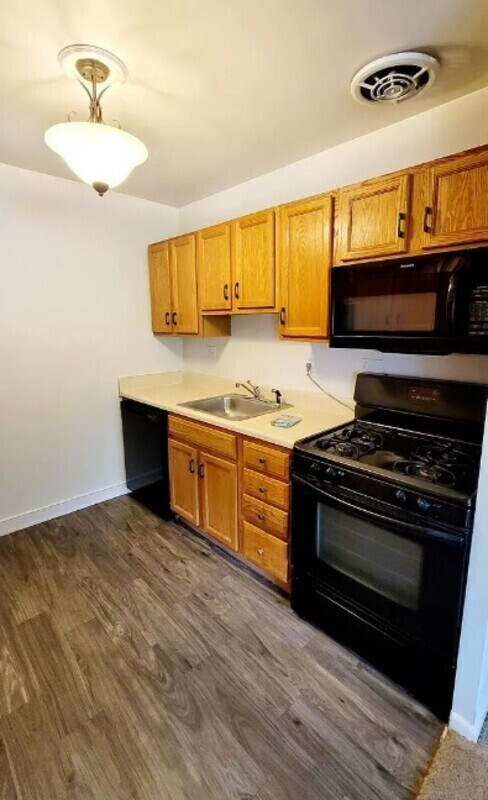 Building Photo - 808 Brook Hill Rd