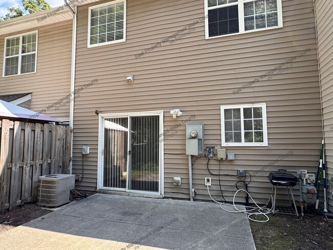 Building Photo - 424 Alero Rd