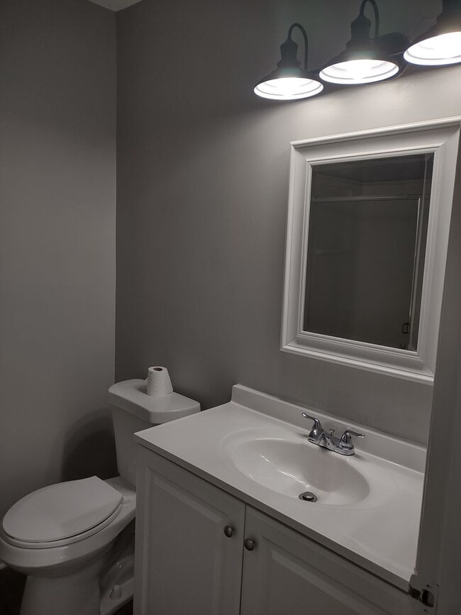 Building Photo - ****MOVE IN SPECIAL****Fabulous Upgraded Three Bedroom/Two Bath Townhome - Walking Distance to Le...