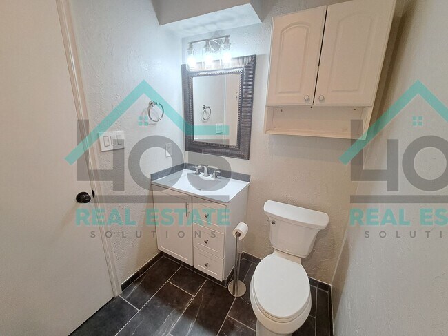 Building Photo - Spacious 2 Bedroom in Norman