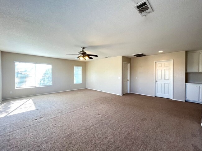 Building Photo - 4130 Prairie Dunes Dr