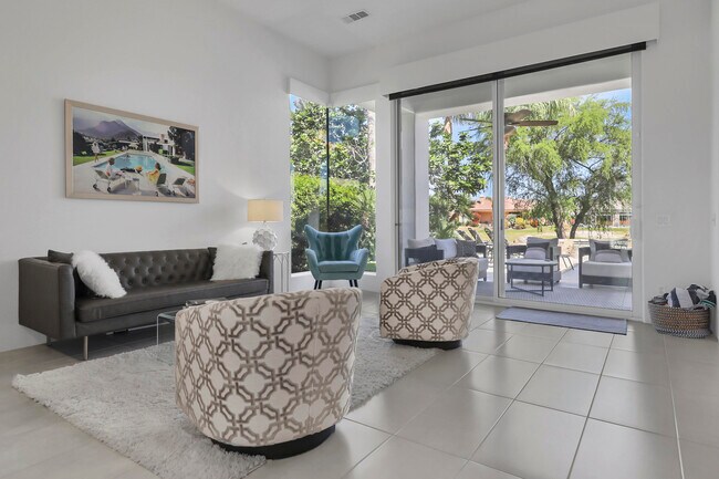 Building Photo - 267 Loch Lomond Rd