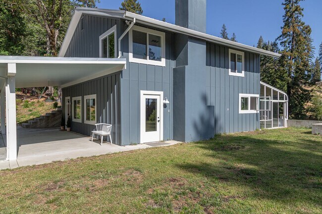 Building Photo - Fully Furnished Mount Veeder Sanctuary Home