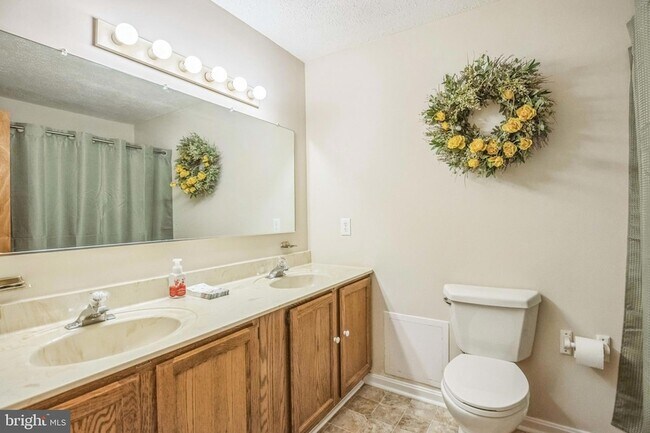 Building Photo - 37245 E Spicer Dr