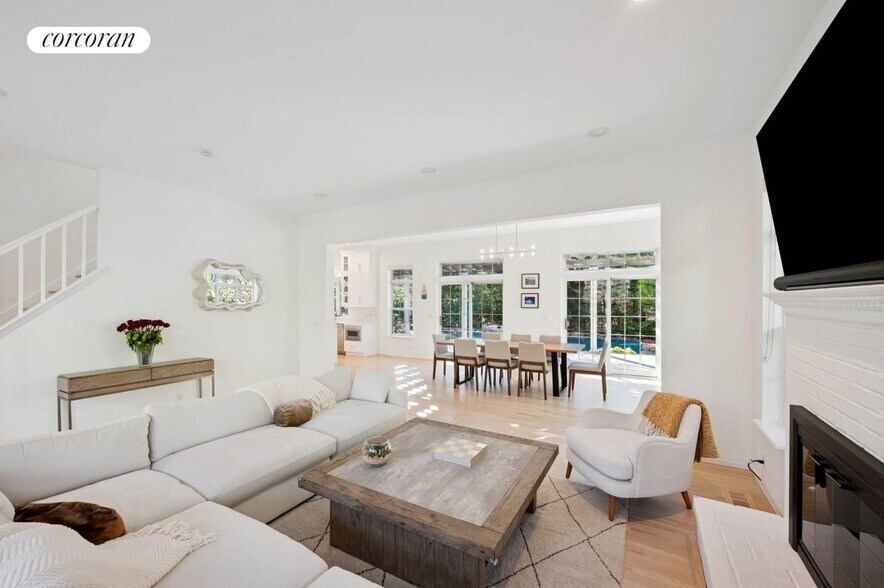 Building Photo - 5 Van Scoys Path E