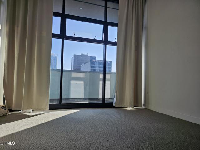 Building Photo - 3223 W 6th St