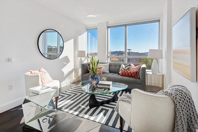 Building Photo - 8 Buchanan St