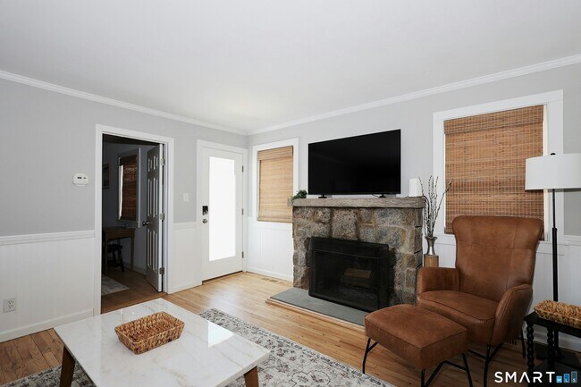 Building Photo - 6 Indian Ave