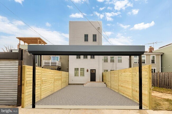 Building Photo - 1706 Bay St SE