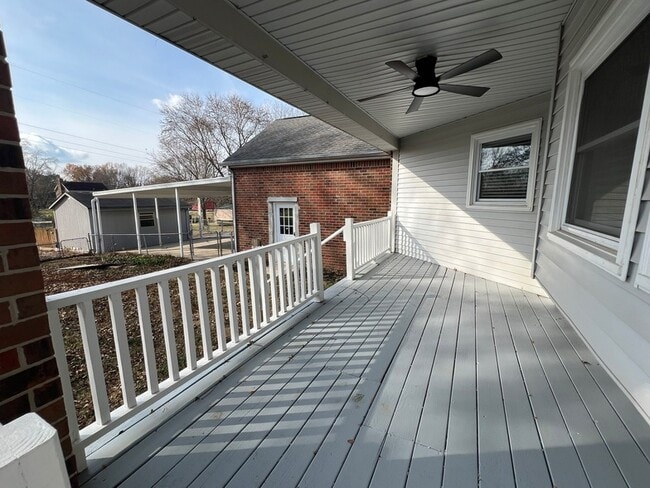 Building Photo - 2654 Crosspark Dr