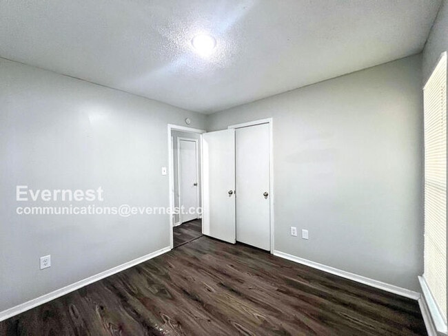 Building Photo - 6410 Jamestown Dr