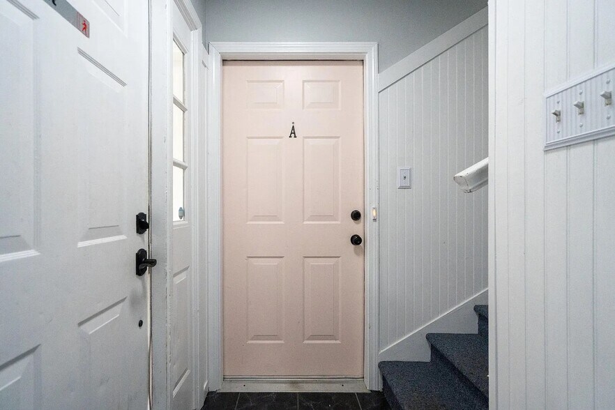 Building Photo - 6 Commercial Row