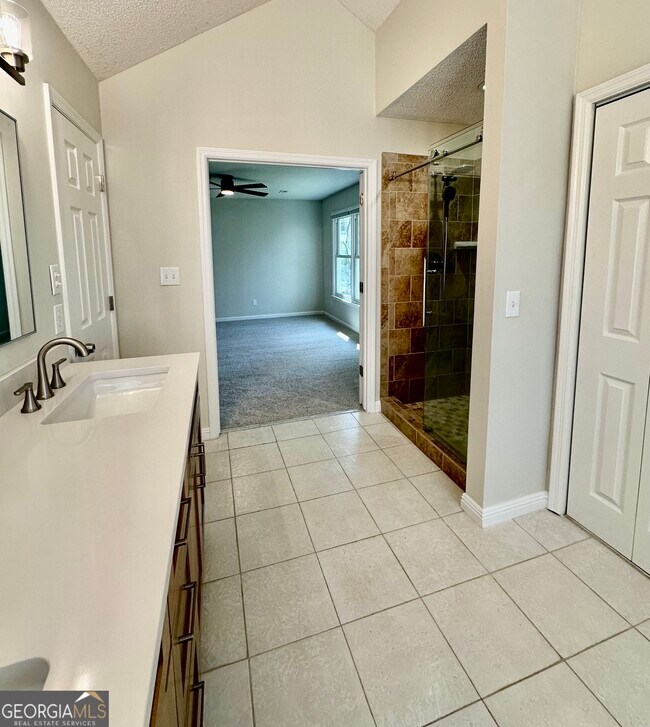 Building Photo - 157 Rockspray Ridge