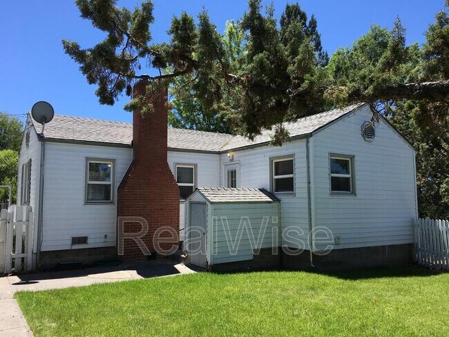 Building Photo - 1239 NW Dogwood Ave
