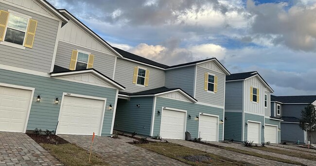 Building Photo - 322 Brandon Lks Dr