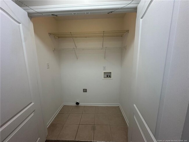 Building Photo - 30 Macon Ct E