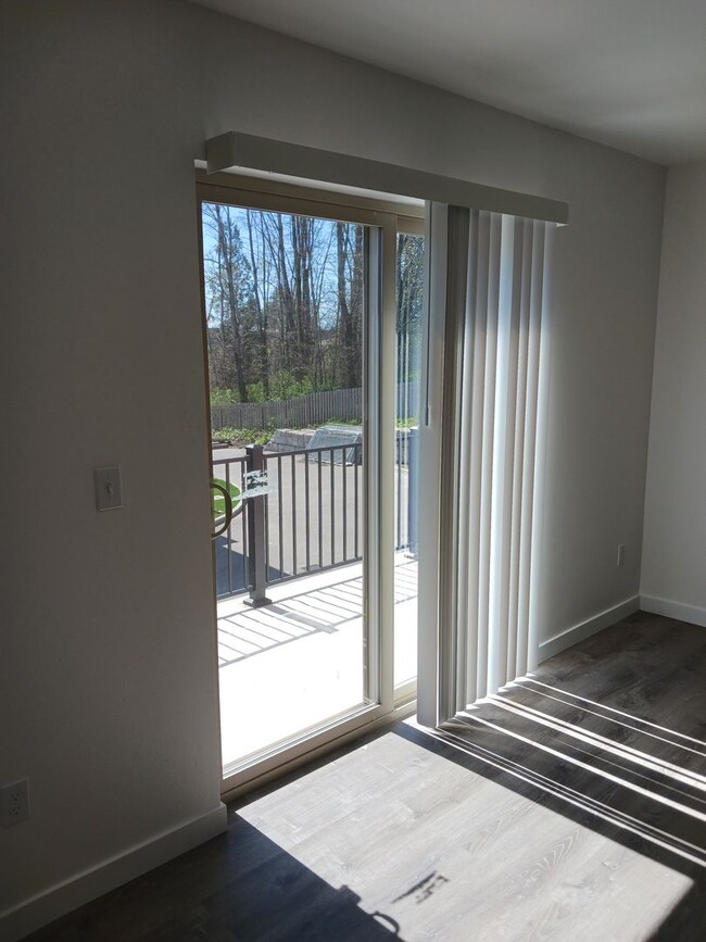 Building Photo - 3 bedroom, 2.5 bath in Downtown Ferndale
