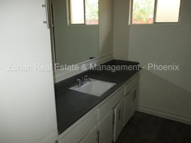 Building Photo - 2 bedroom 1 bath in Scottsdale!