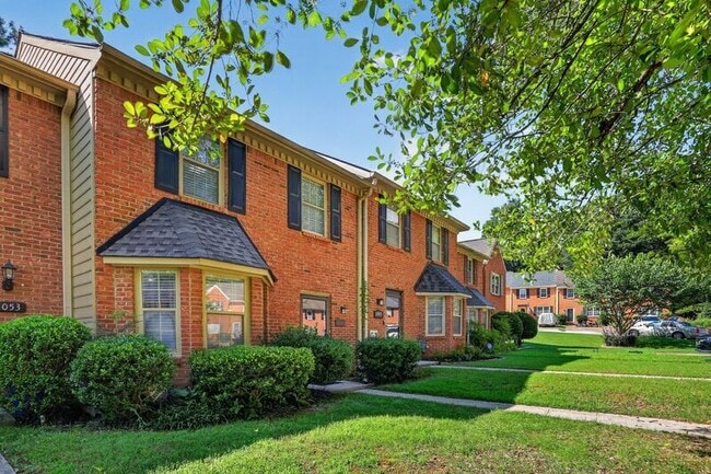 Building Photo - 1055 Westfield Trace