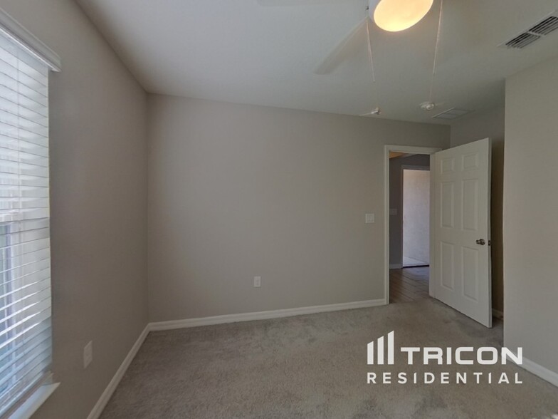 Building Photo - 3252 Eagle Hammock Cir