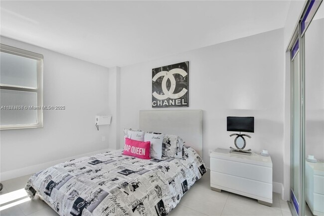 Building Photo - 5750 Collins Ave