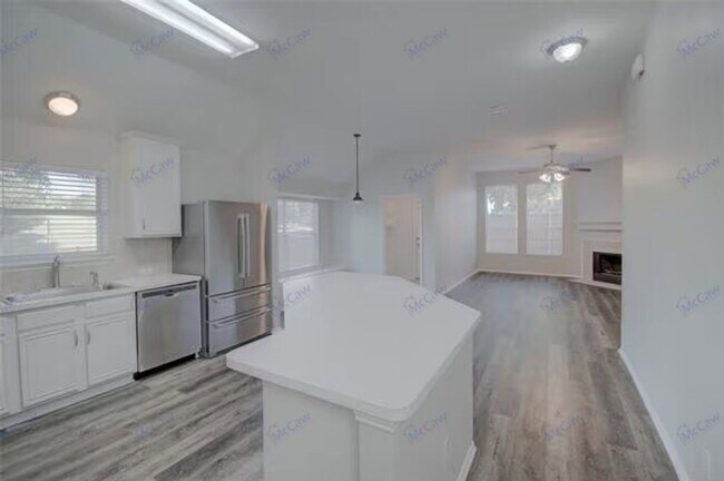 Building Photo - 7297 Chinquapin Dr