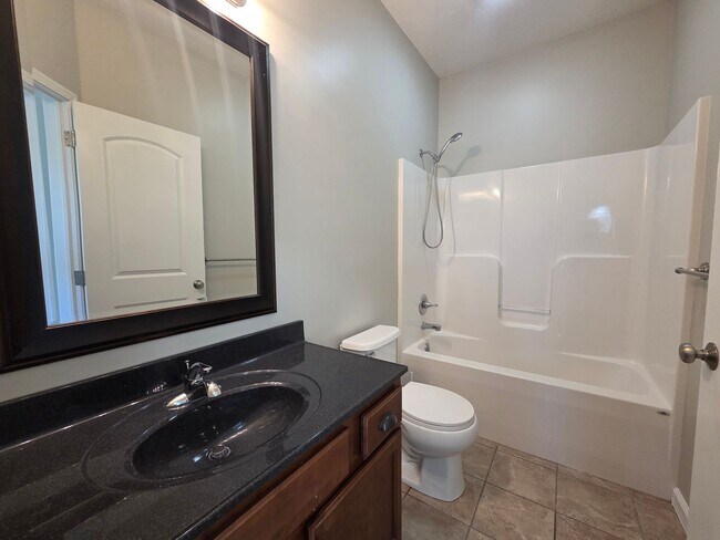 Building Photo - 376 Michaels Court