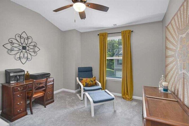 Building Photo - 307 Lakeside Ln