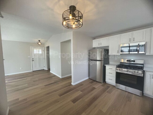 Building Photo - 4733 Platinum Dr NE