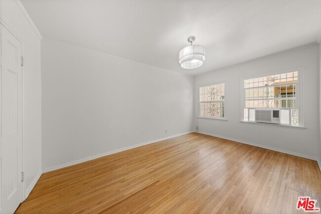Building Photo - 639 Burnside Ave