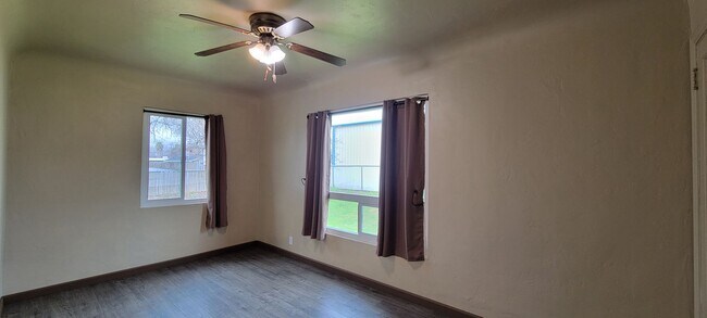 Building Photo - Anderson Home With Lots Of Character!  2 Bedroom 1 Bath With Carport and Shop