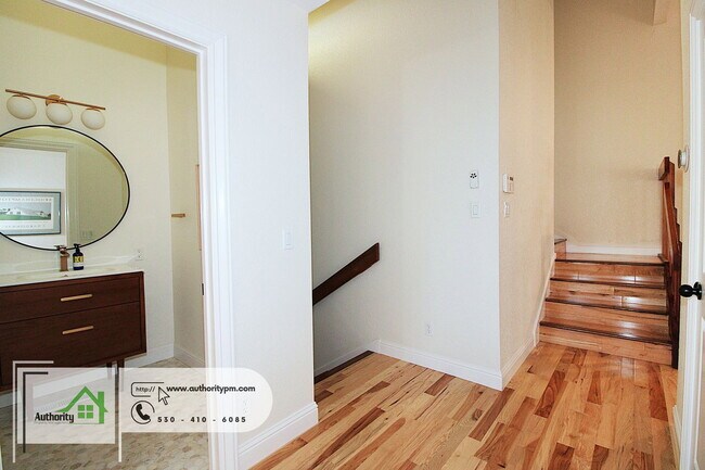 Building Photo - 3350 Mountain Oak Dr