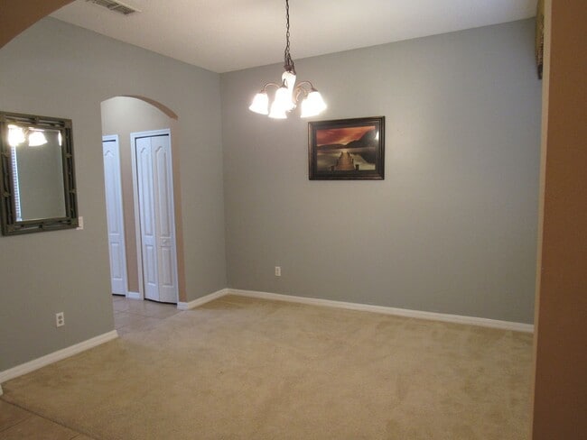 Building Photo - Beautiful 3-Bedroom Townhome with Resort-S...